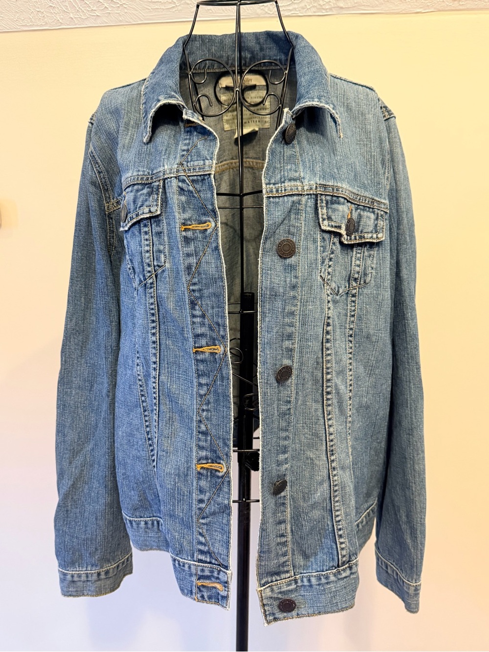 Old Navy Woman's Blue Denim Jacket Button Front Pockets Short Long Sleeve XL